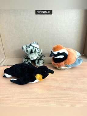 3 Wild Republic stuffed animals.